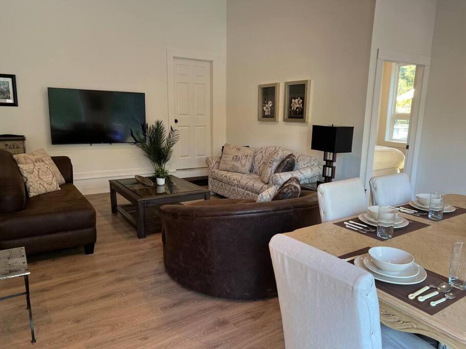 Country Home, Sleeps 6 Pets Friendly Порт Алберни Екстериор снимка